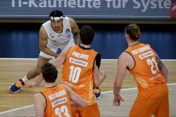 欧洲足坛的 欧洲足坛的